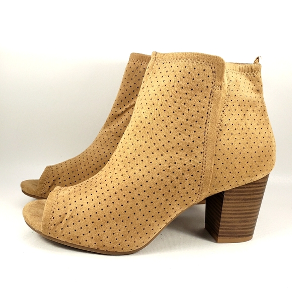 Old Navy Caramel Ultimate Peep Toe, Faux-suede, Perforated Booties. WMS 9M - Picture 2 of 12